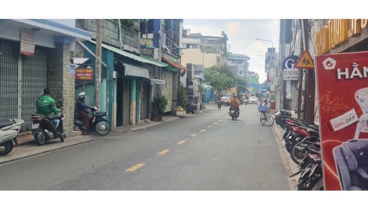 BÁN NHÀ MẶT TIỀN 110M2 3 TẦNG NGANG 5.5M VỈA HÈ NGỢP BANK BÙI THỊ XUÂN 11.5 TỶ.